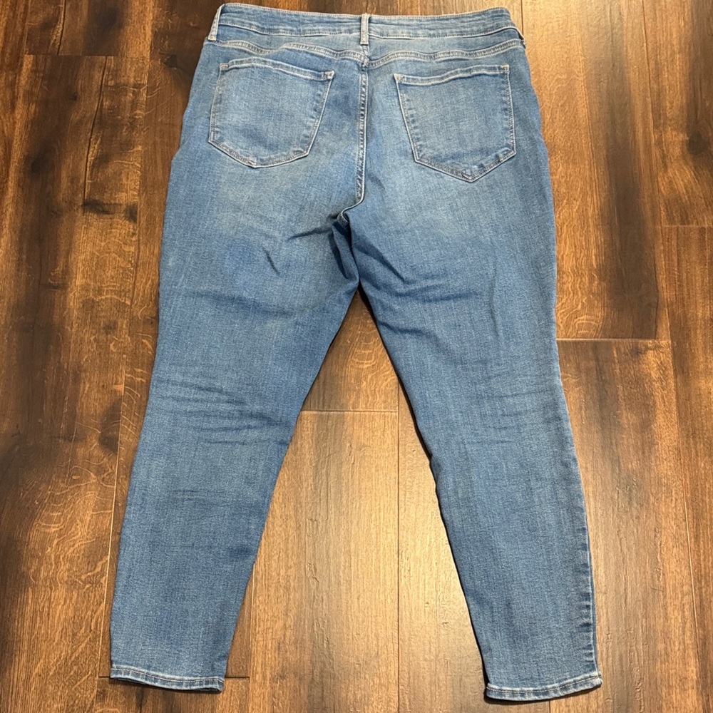Old Navy Rockstar Super Skinny High-Rise Light Blue Women's denim Jeans - Picture 3 of 3